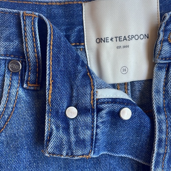 One Teaspoon - BAY BLUE OUTLAWS MID LENGTH DENIM SHORTS NWT - Picture 4 of 9
